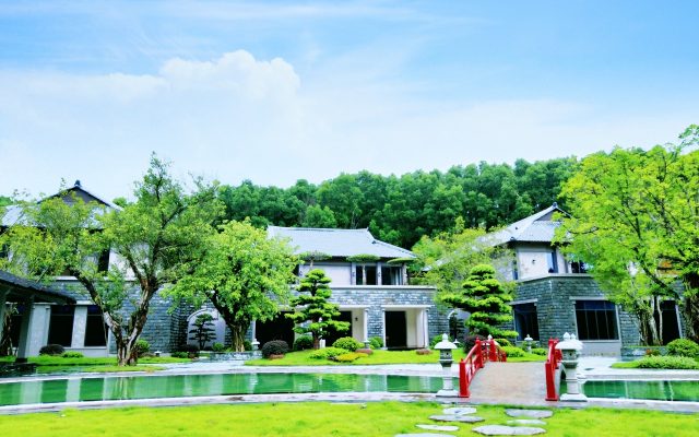 khung cảnh khu nghỉ dưỡng bang onsen