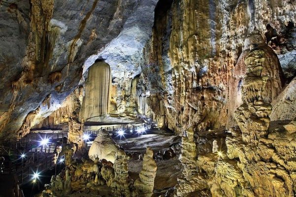 động thiên đường kỳ quan trong lòng đất