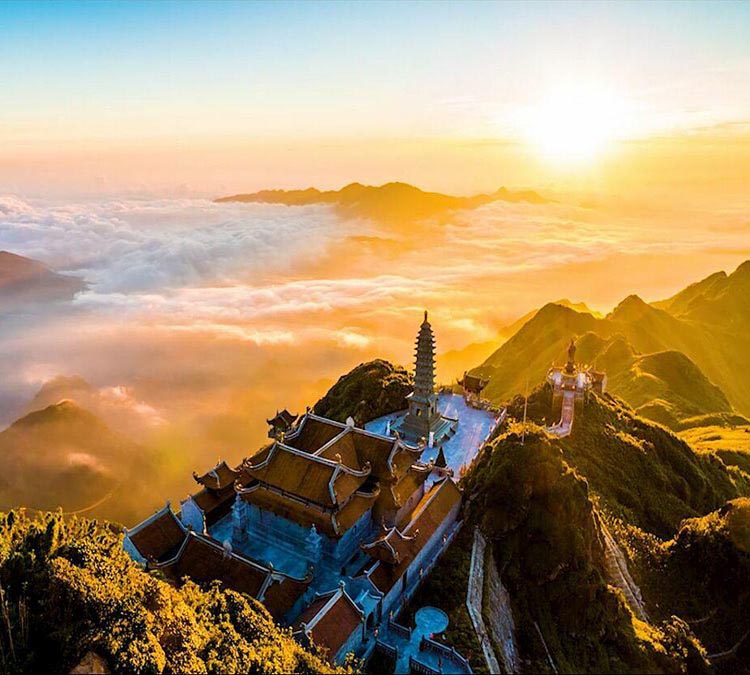 ĐỒNG HỚI – HÀ NỘI – SAPA – MOANA – FANSIPAN - BẢN CÁT CÁT – HẠ LONG –BẢO TÀNG QUẢNG NINH –  THAM QUAN VỊNH HẠ LONG – BUFFET Á–ÂU TRÊN DU THUYỀN - KDL SUNWORLD PARK HẠ LONG - HÀ NỘI –ĐỒNG HỚI