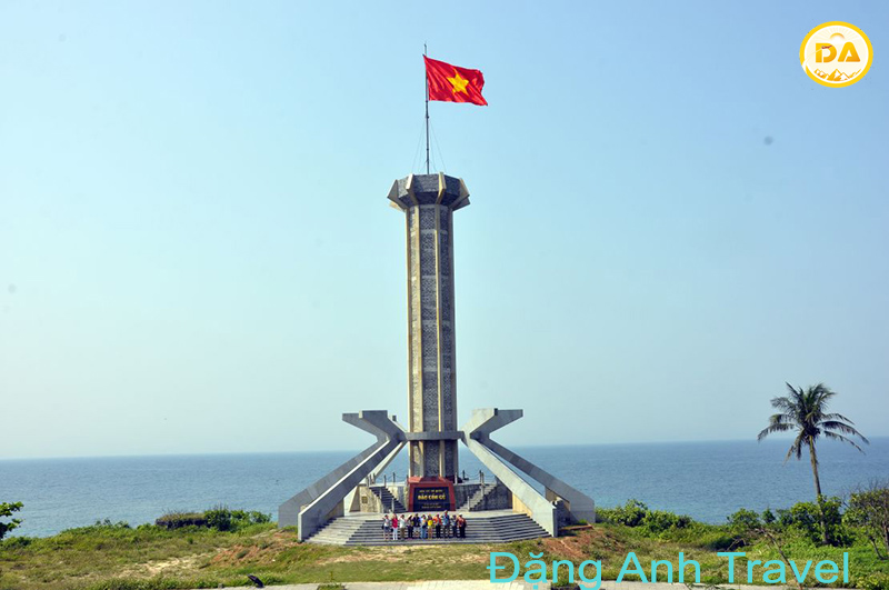 Cột cờ Tổ quốc trên Đảo Cồn Cỏ