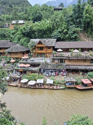 Bản cát cát ở Sapa