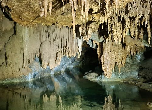 Hệ thông thạch nhũ như một bức tranh