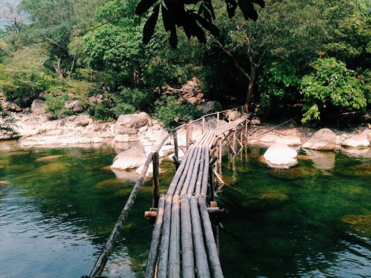 thiên nhiên trong lành suối moọc