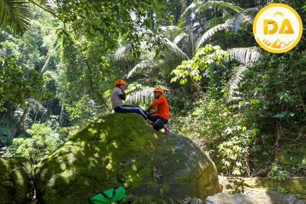 Trekking rừng nguyên sinh