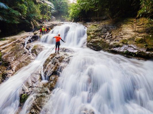 Vượt thách duong cầm